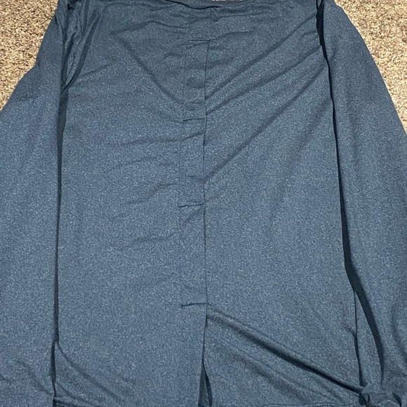 Lole slate green long sleeve with embellished peekaboo back size small - Picture 2 of 4